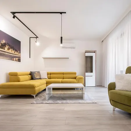 Divat - Smart Homes * Győr