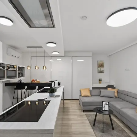 Divat - Smart Homes Győr